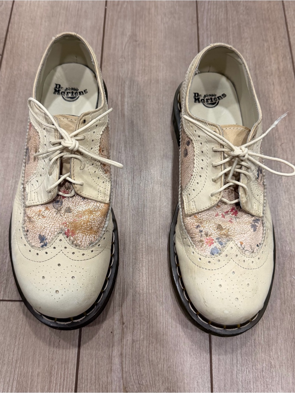 Dr. Martens Women's Brogue Cream Floral Wingtip Oxford Shoes size 10 US